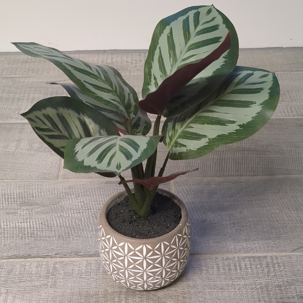 Decorative Artificial Potted Plant with Green Leaves